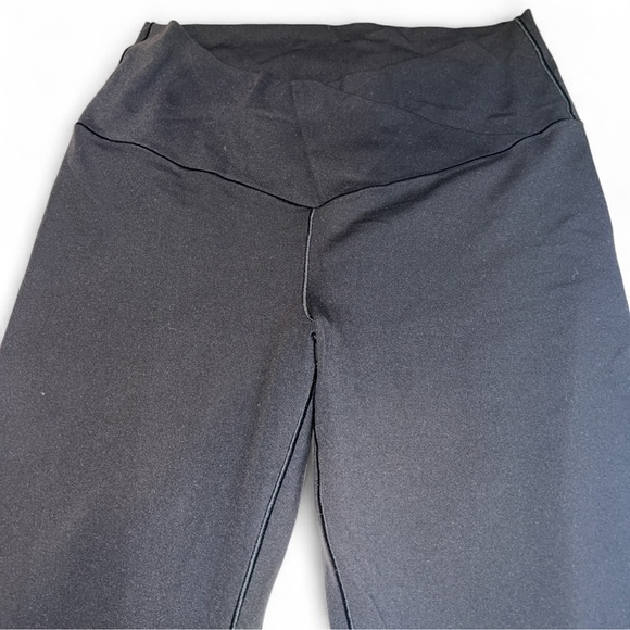 Offline by Aerie Real Me -Black Flare Leggings size XL - Picture 4 of 6